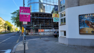 Sichtbare Werbung für Flowerswonderland Hohlkammerplakate in Berlin (1)