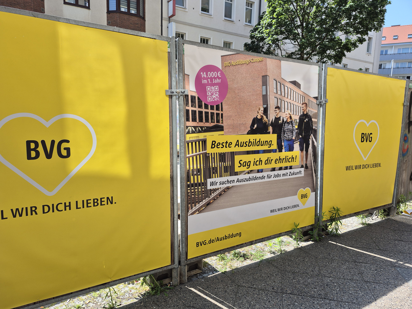 Banner an Bauzäunen